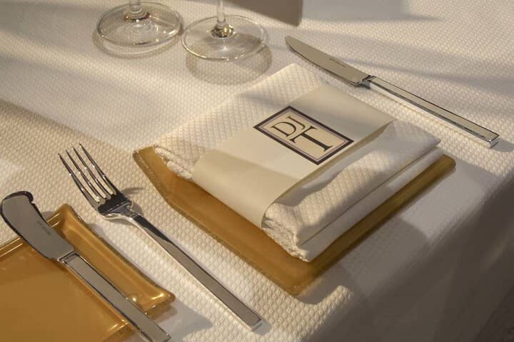 Dining 35 of 44